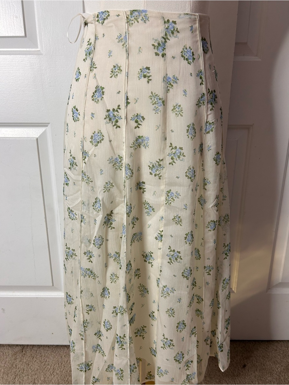 NWT (size XS) MANGO FLORAL SKIRT WITH GODETS - Picture 6 of 11
